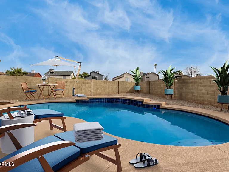 7637 W North Ln — Photo 31