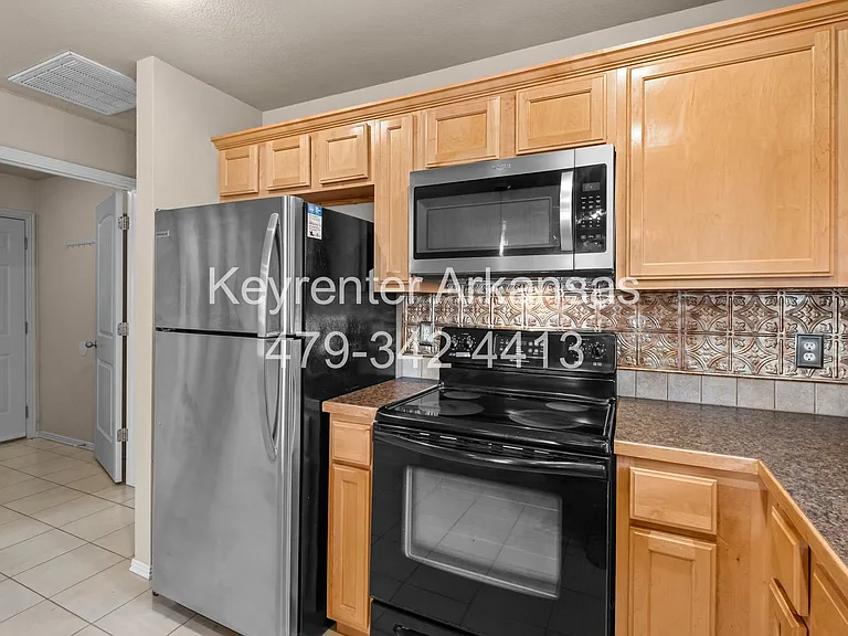 1481 Holland Dr — Photo 19