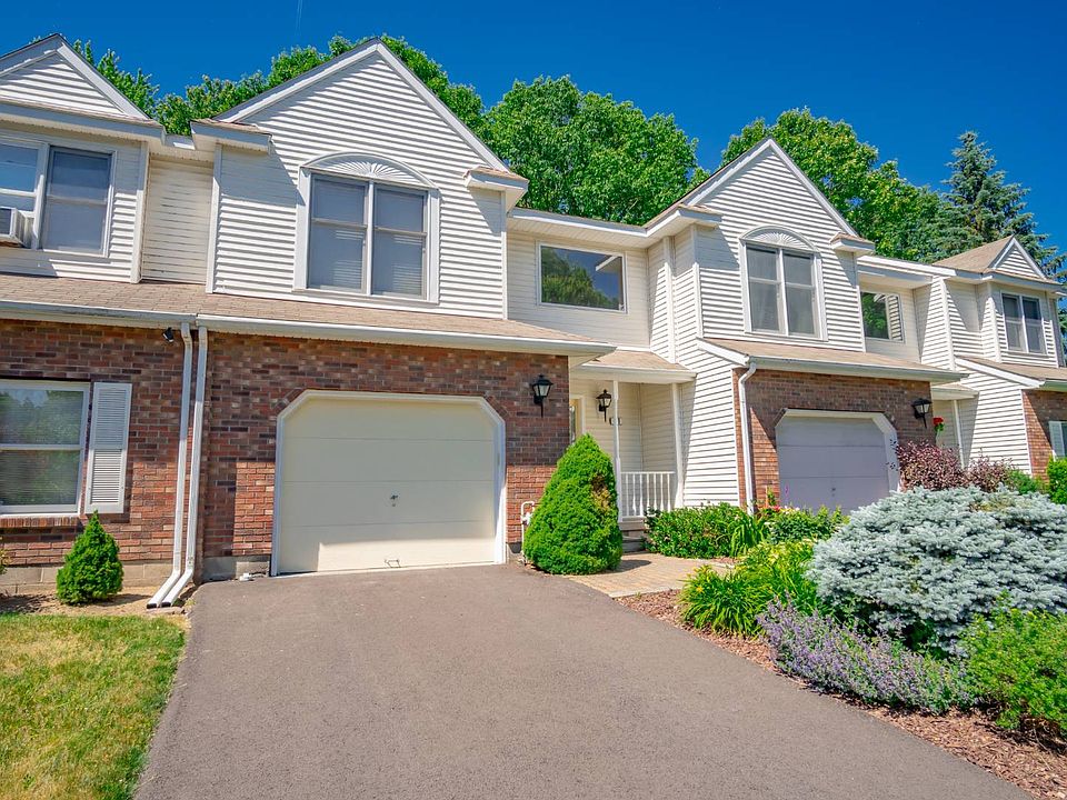 1st image of 31 Woodside Dr