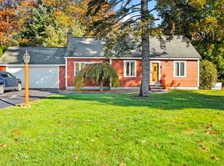 240 Pawtucket Blvd, Tyngsboro, MA 01879