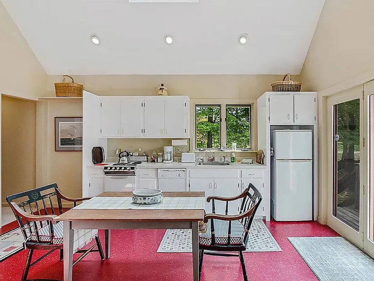 193 Maple Ln — Photo 4