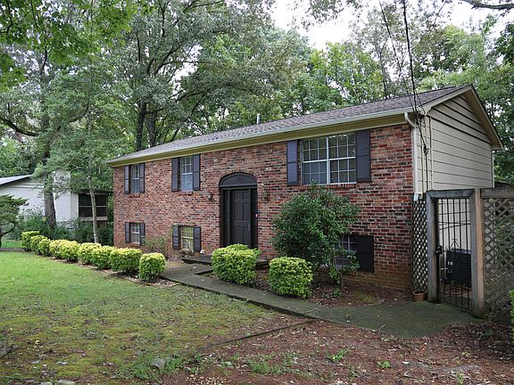 3rd image of 8244 Landmark Dr