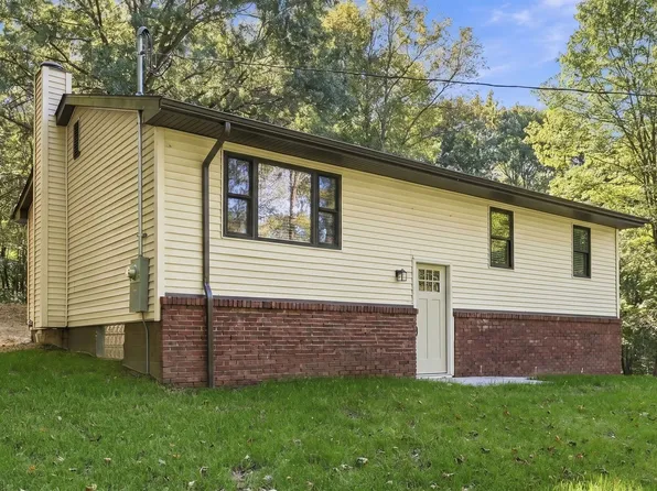 14 Blackswoods Rd, Freedom, PA 15042
