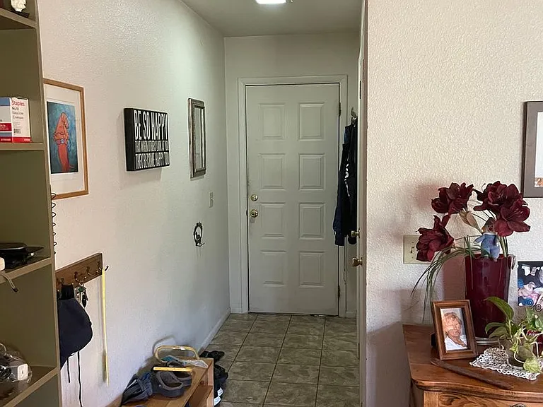 250 Sunset Dr #19 — Photo 5