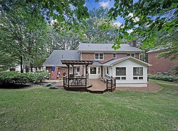 5th image of 308 Sardis Grove Ln