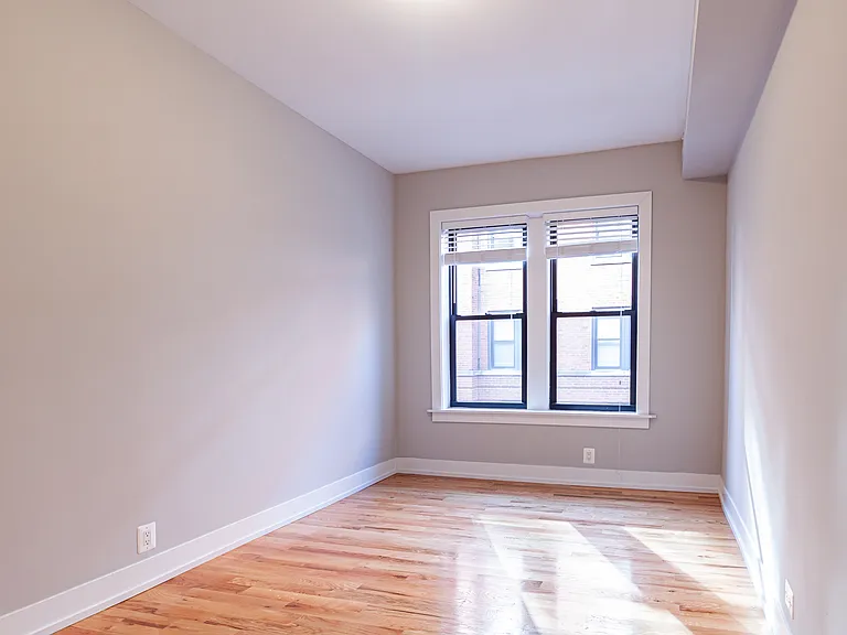 1111 W Cornelia Ave #303 — Photo 5