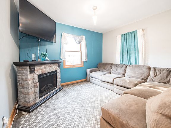 5th image of 12036 Greenwood Ave