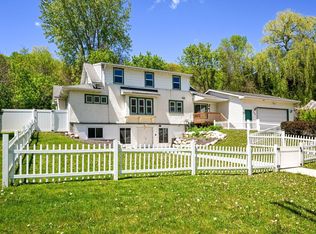 740 Main St W, Carver, MN 55315
