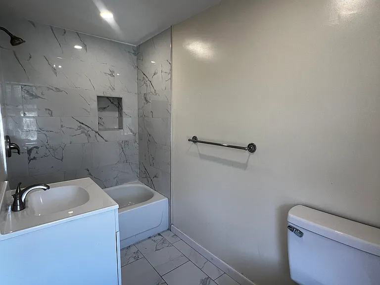 8 Franklin St #2 — Photo 8