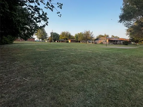 2609 W Orbit Dr, Guthrie, OK 73044