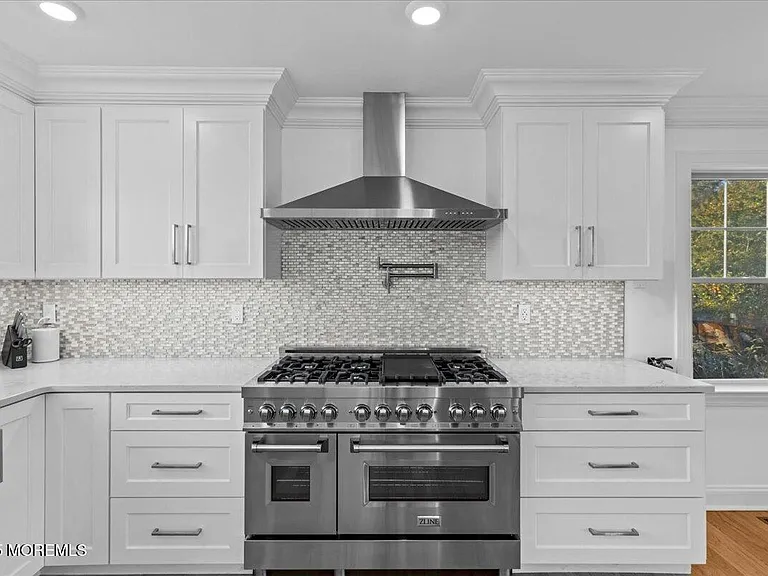 382 Western Ave — Photo 16