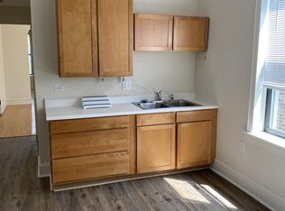 1441 W Flournoy St #3F, Chicago, IL 60607