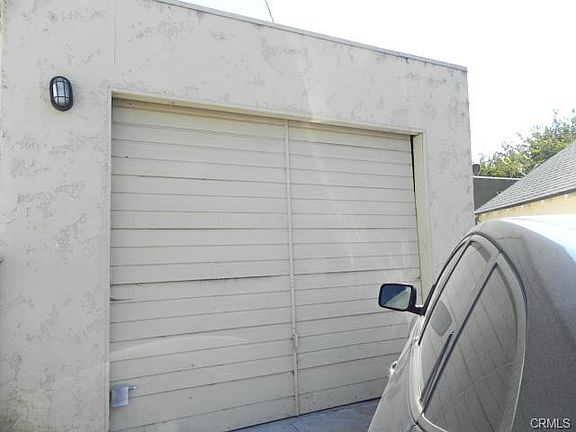 3rd image of 1174 N Loma Vista Dr
