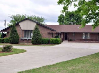 8252 S Hillside St, Haysville, KS 67060
