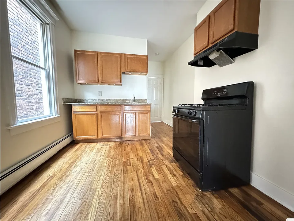 149 Wilkinson Ave #3L