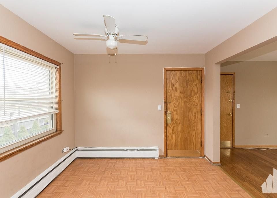 1st image of 3942 N California Ave #1226
