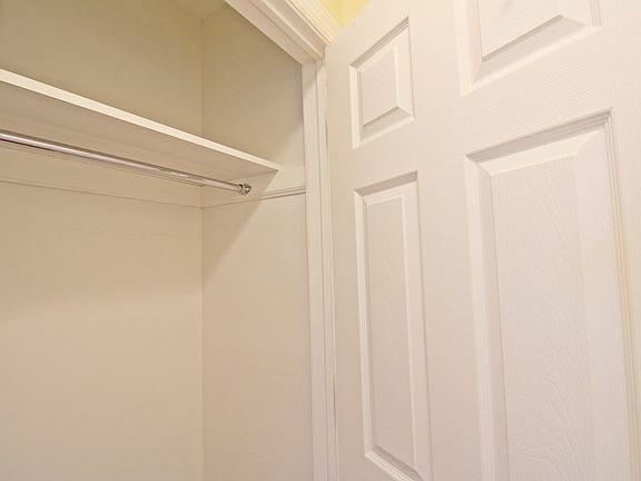 4th image of 51.5 Cottage St #3E