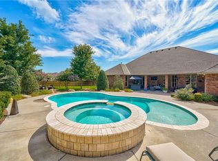 2908 Monica Ln, Moore, OK 73160