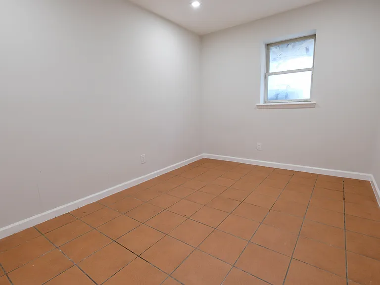 9 Thorne St #G — Photo 13