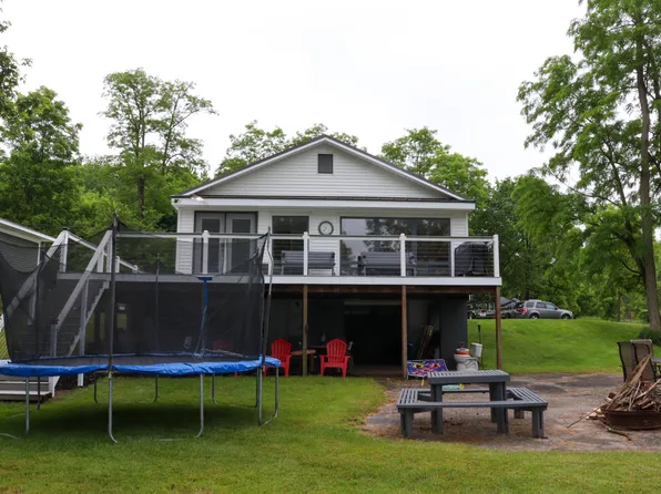 5105 Easy St, Nashville, MI 49073