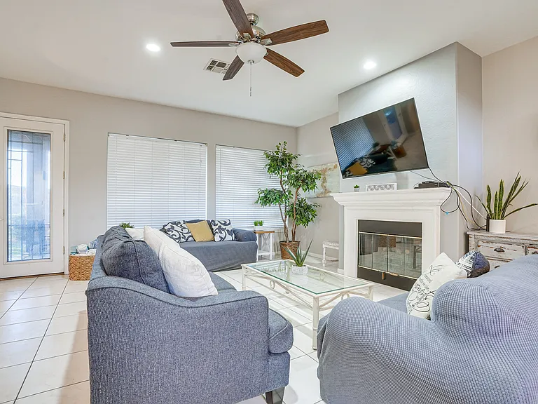 13387 W Coronado Rd — Photo 9