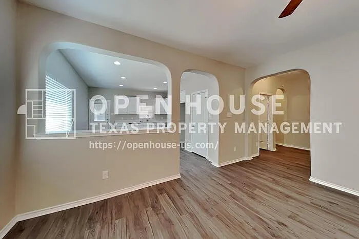 3 bed, 2.0 bath, 1712 sqft, $2,125 — Photo 4