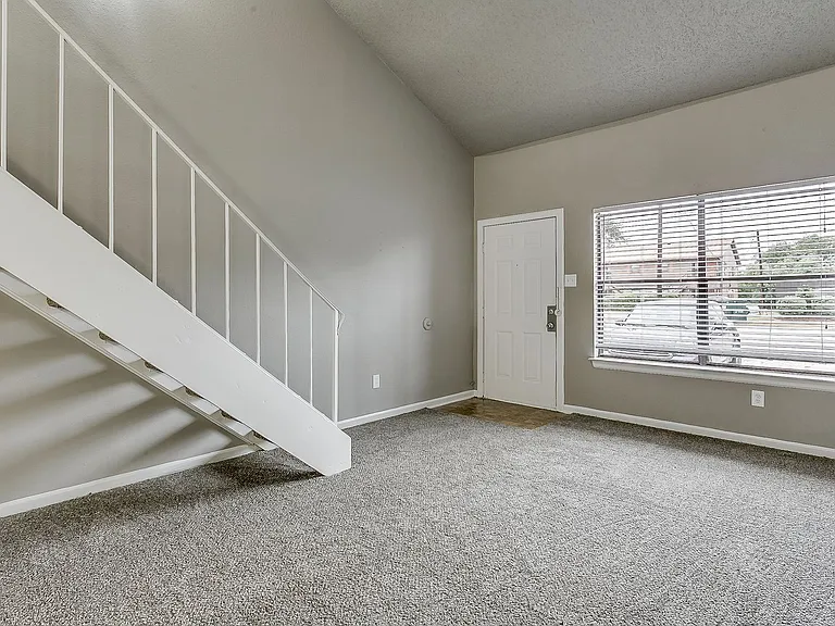 Summer Square Apartments — Photo 11