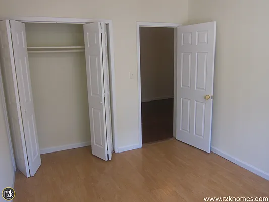 Rented by Realty 2000 Corp | media 7