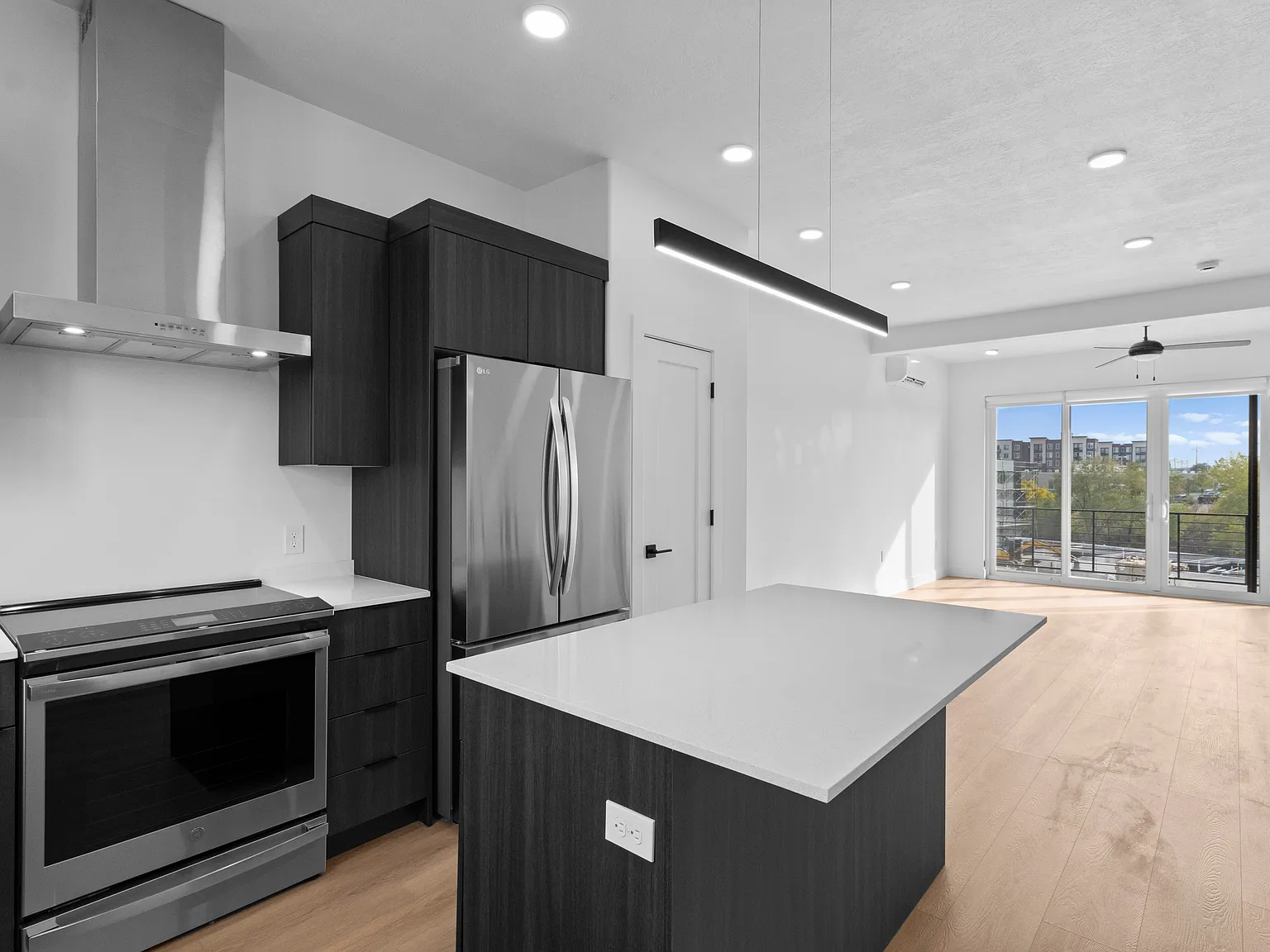 64 W Iko Ave — Photo 4