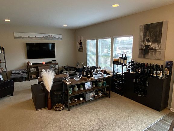 5th image of 10194 Cardigan Dr