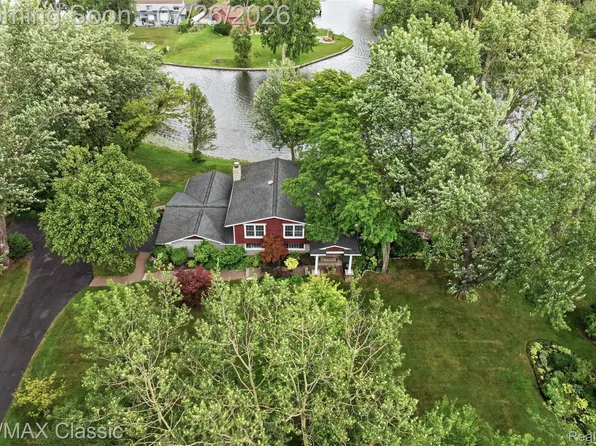 3500 Raftwood Dr, Commerce Township, MI 48382