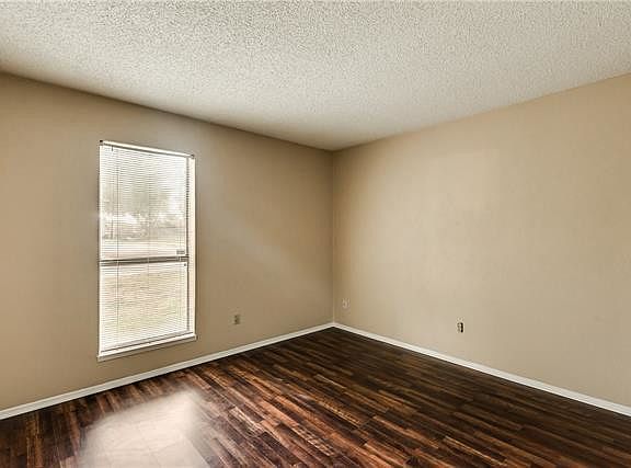5th image of 3501 Green Hill Dr