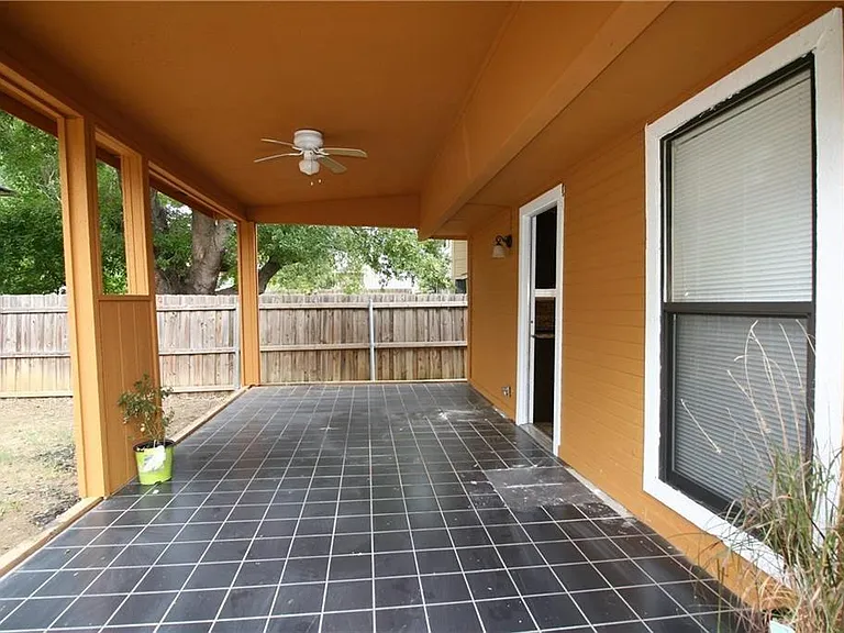 903 Ashmount Ln — Photo 18
