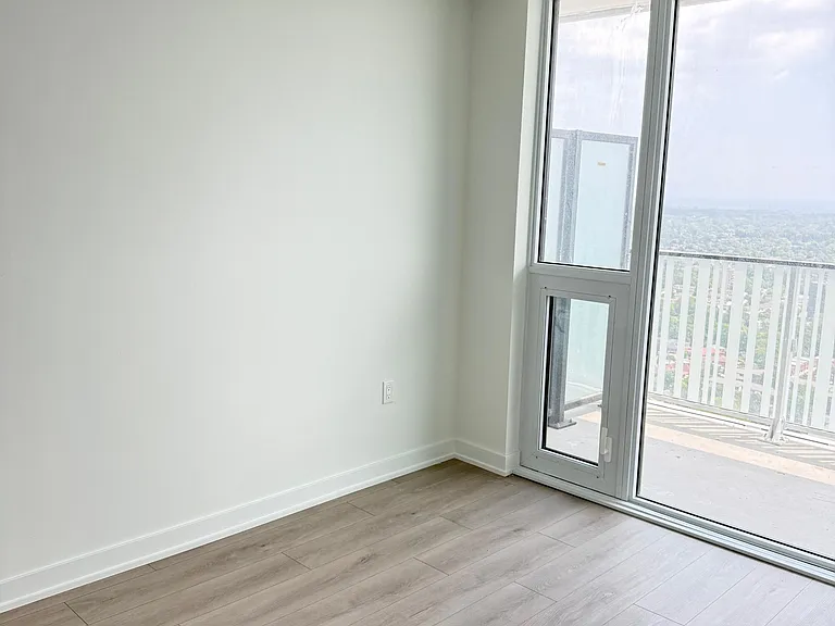 1 Fairview Rd E #2913 — Photo 8