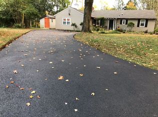 2557 Mansion Rd, Huntingdon Valley, PA 19006