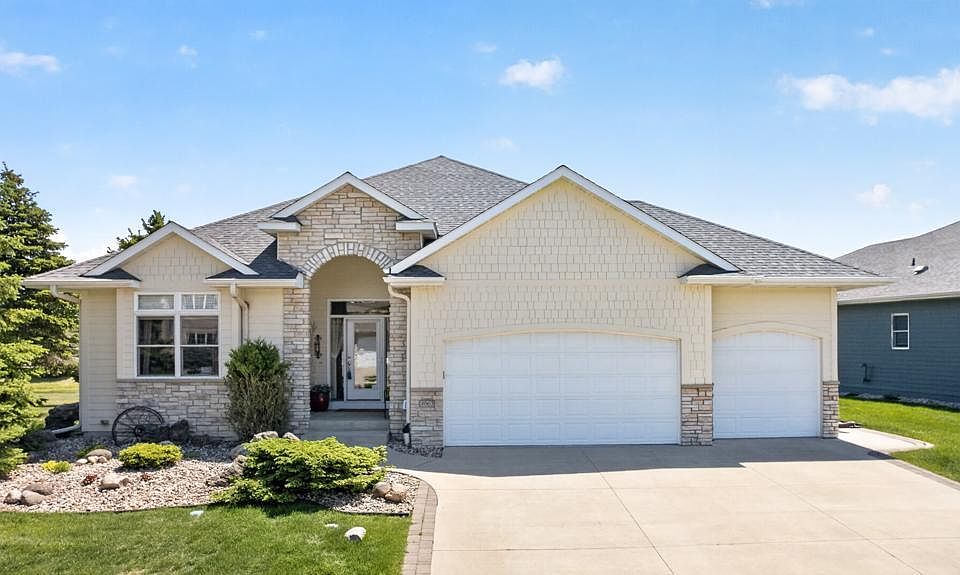 1st image of 4063 Autumn Lake Ct SW