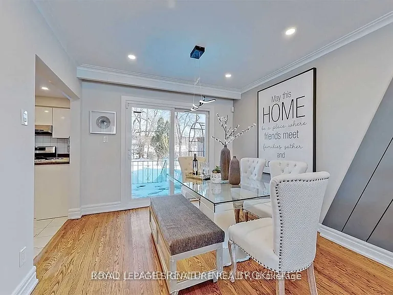 17 Baroness Cres #UPPER — Photo 9