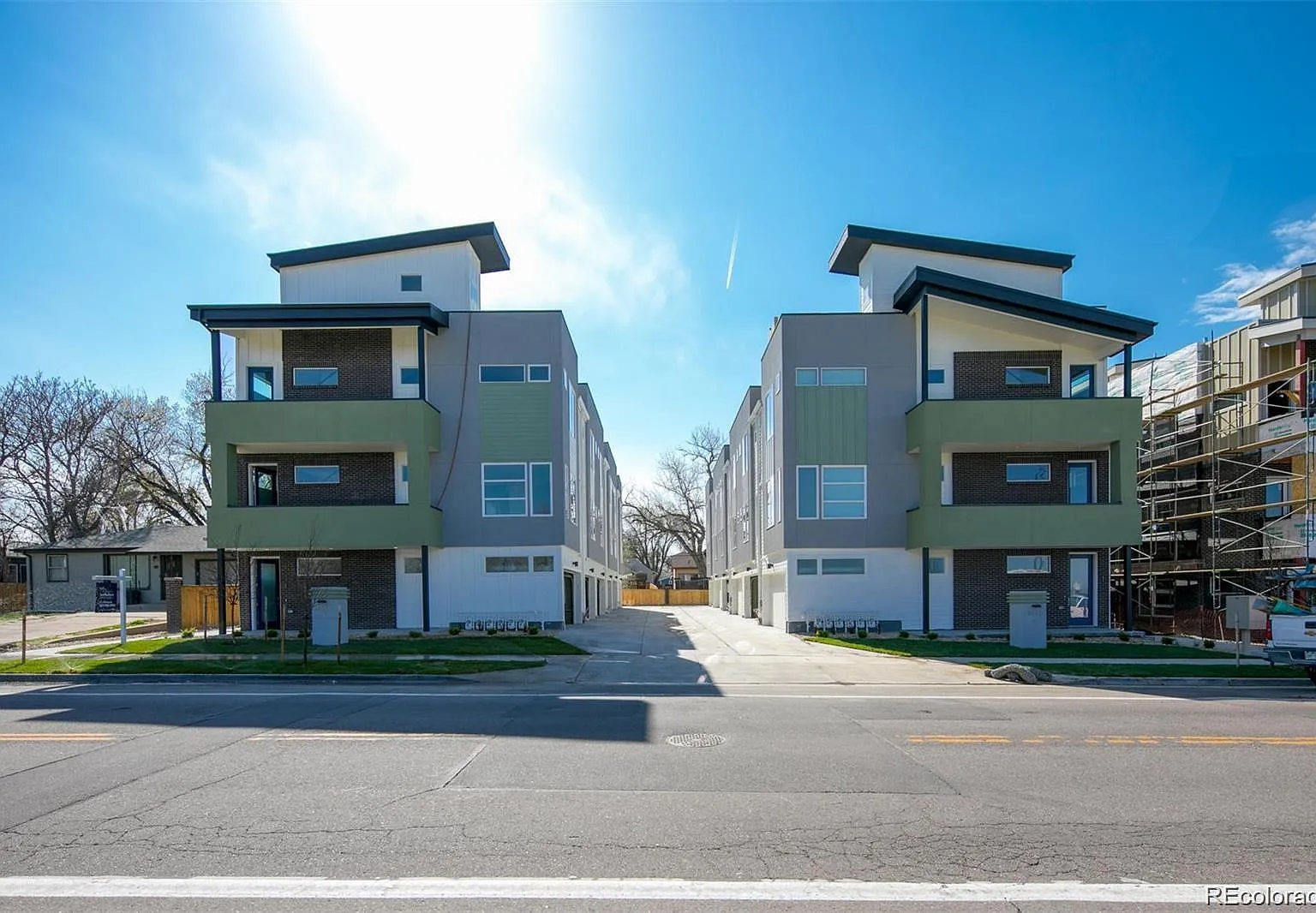 3 bed, 3.5 bath, 1691 sqft, $3,300 — Photo 3