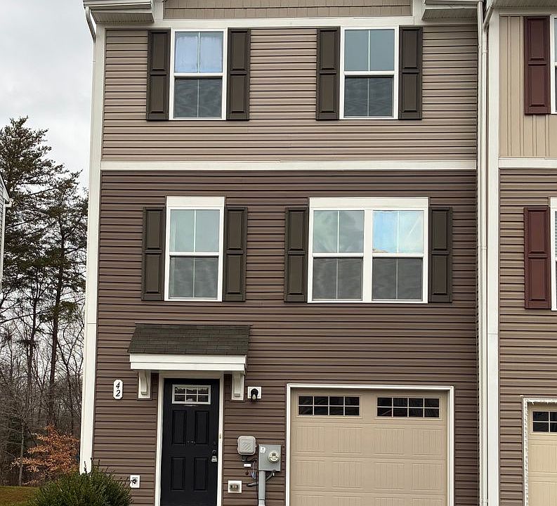 1st image of 42 Honeylocust Cir