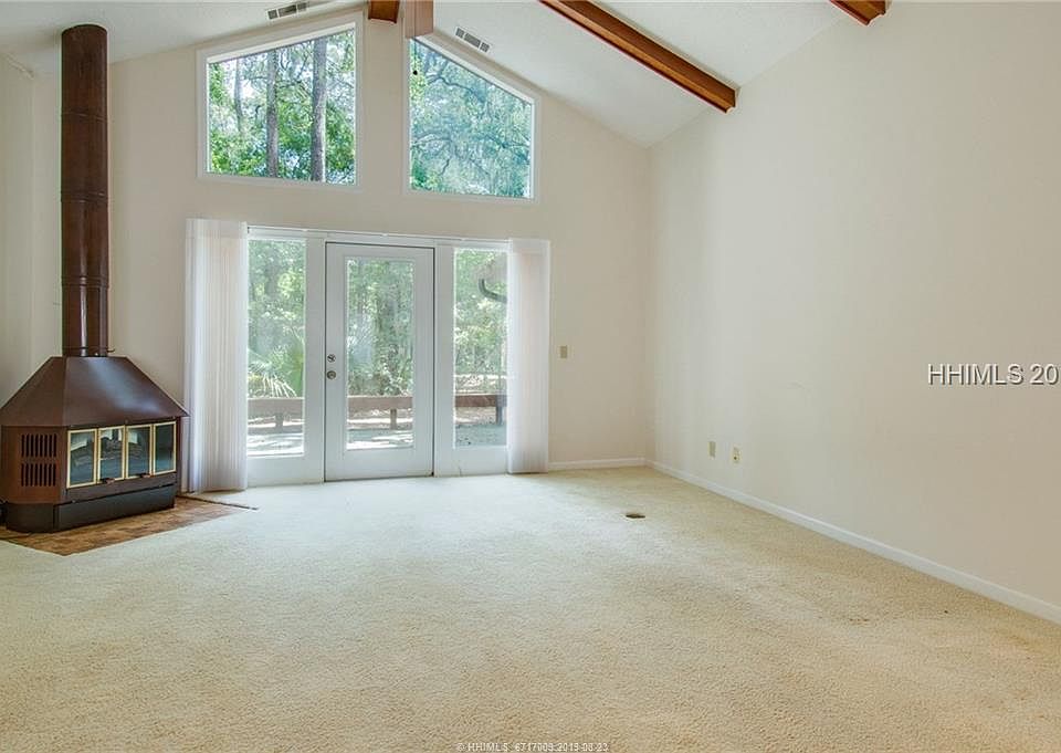 1st image of 12 Columbine Ln