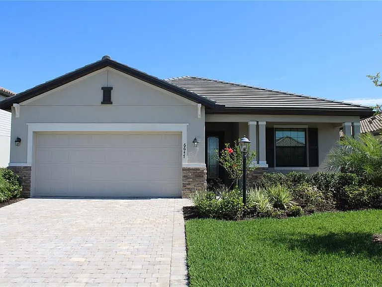 6647 Clairborne Ln — Photo 1