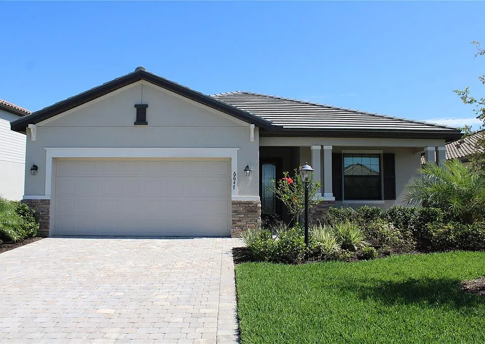 6647 Clairborne Ln