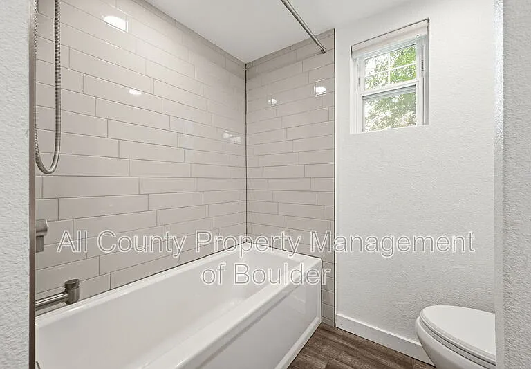 2702 6th St — Photo 11