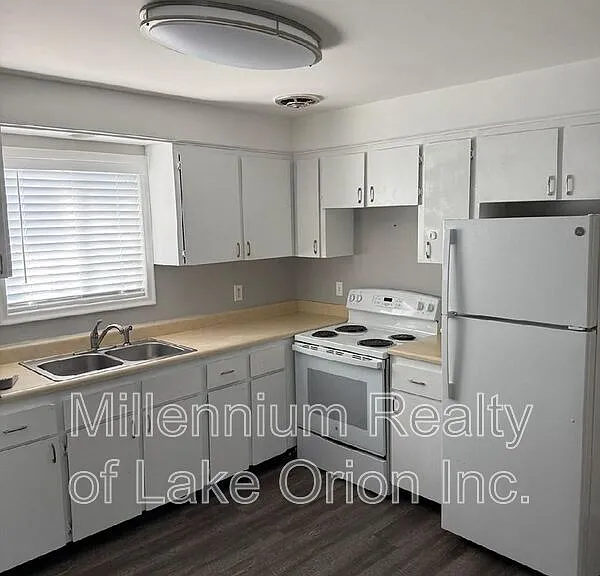 80 Myron St #1 — Photo 4