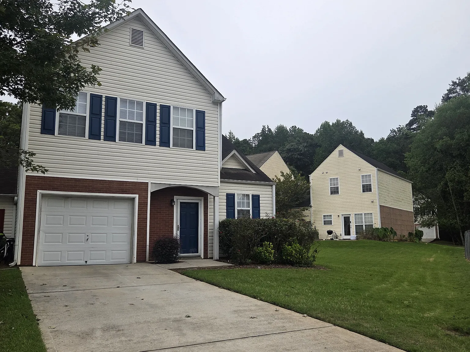 3 bed, 2.5 bath, 1734 sqft, $1,950 — Photo 2
