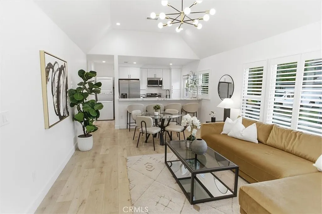 2 bed, 816 sqft, $3,450 — Photo 4