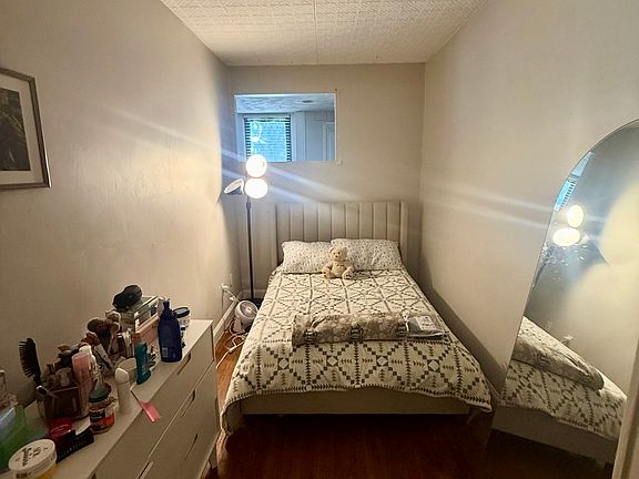 4th image of 211 Beacon St #B