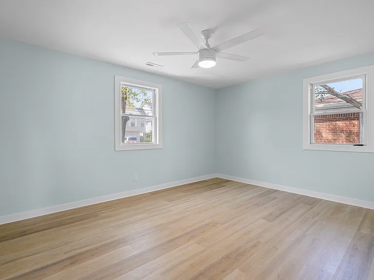 4268 Lee Ave — Photo 12