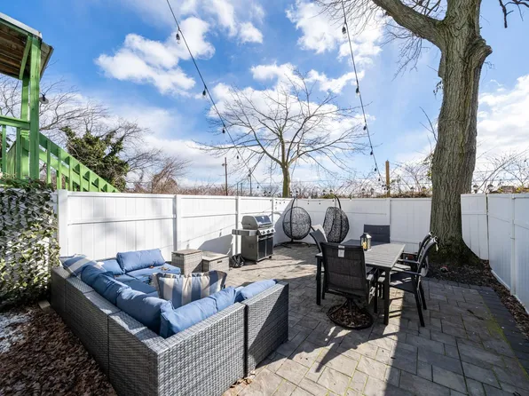 380 Princeton Avenue image 24 of 28