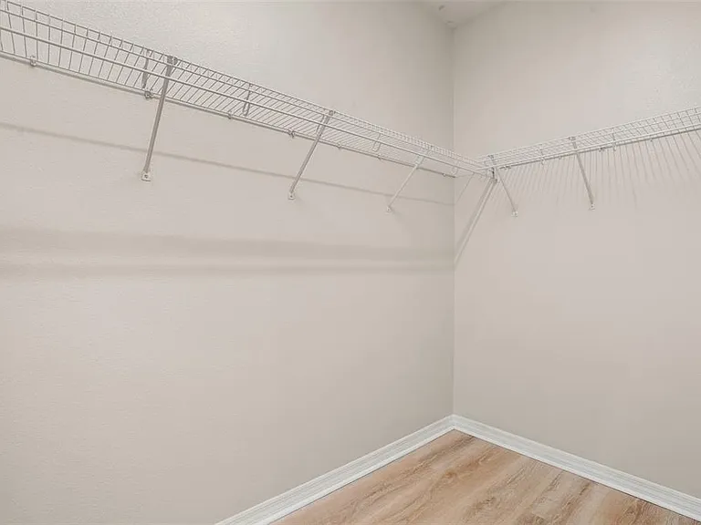 561 Telfair Square Ct — Photo 17